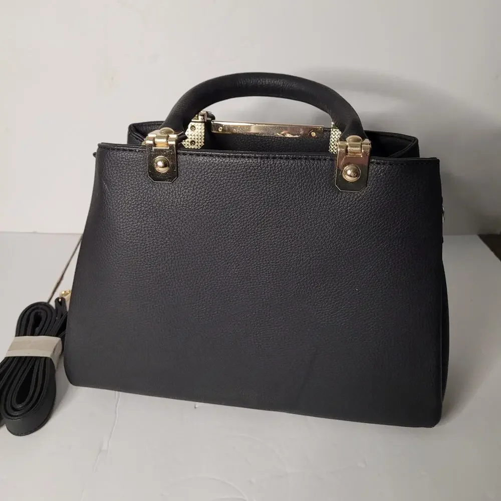 Chic Black Handbag with Multi-Compartments - Stylish & Versatile